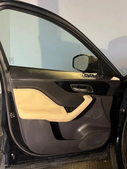 2018 Jaguar F-Pace - Image 11 of 19