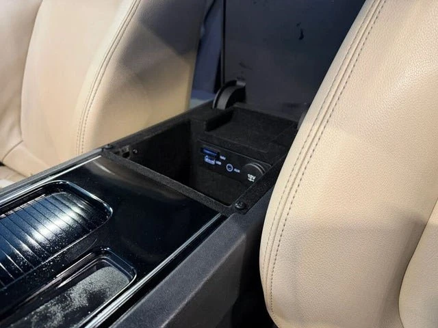 2018 Jaguar F-Pace - Image 18 of 19