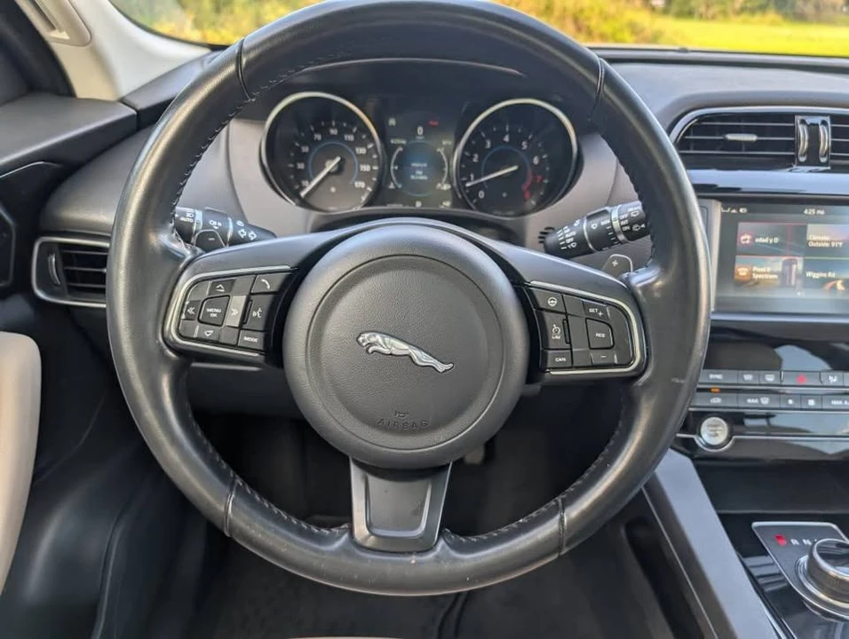 2018 Jaguar F-Pace - Image 14 of 20