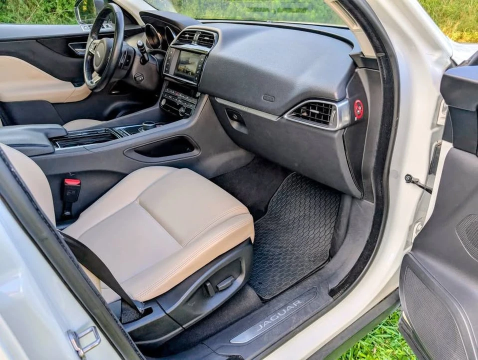 2018 Jaguar F-Pace - Image 10 of 20