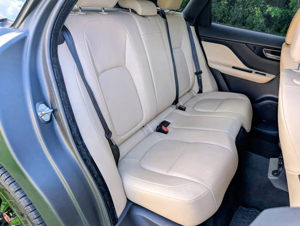 2018 Jaguar F-Pace - Image 11 of 20