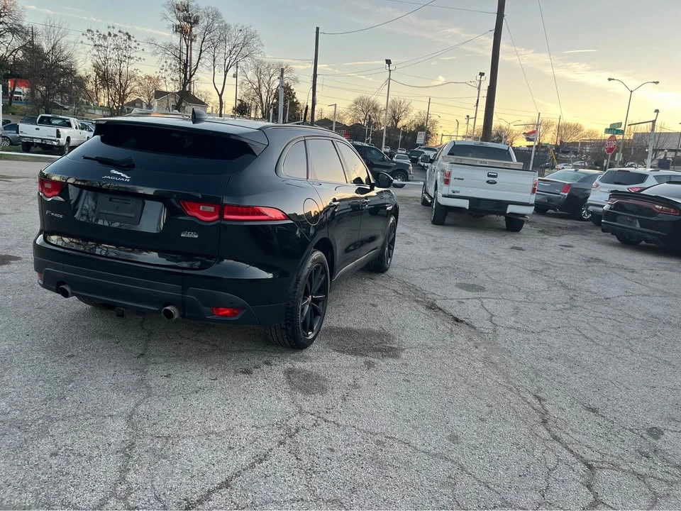 2018 Jaguar F-Pace - Image 10 of 19