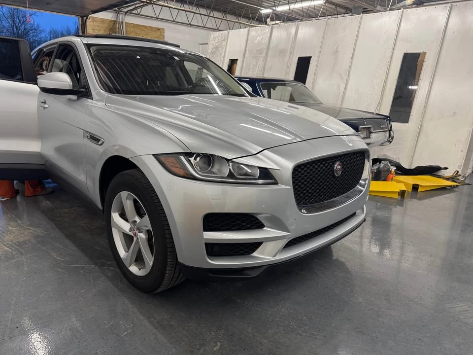 2018 Jaguar F-Pace - Image 2 of 10