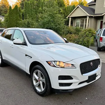 2018 Jaguar F-PACE 30t Premium Sport Utility 4D