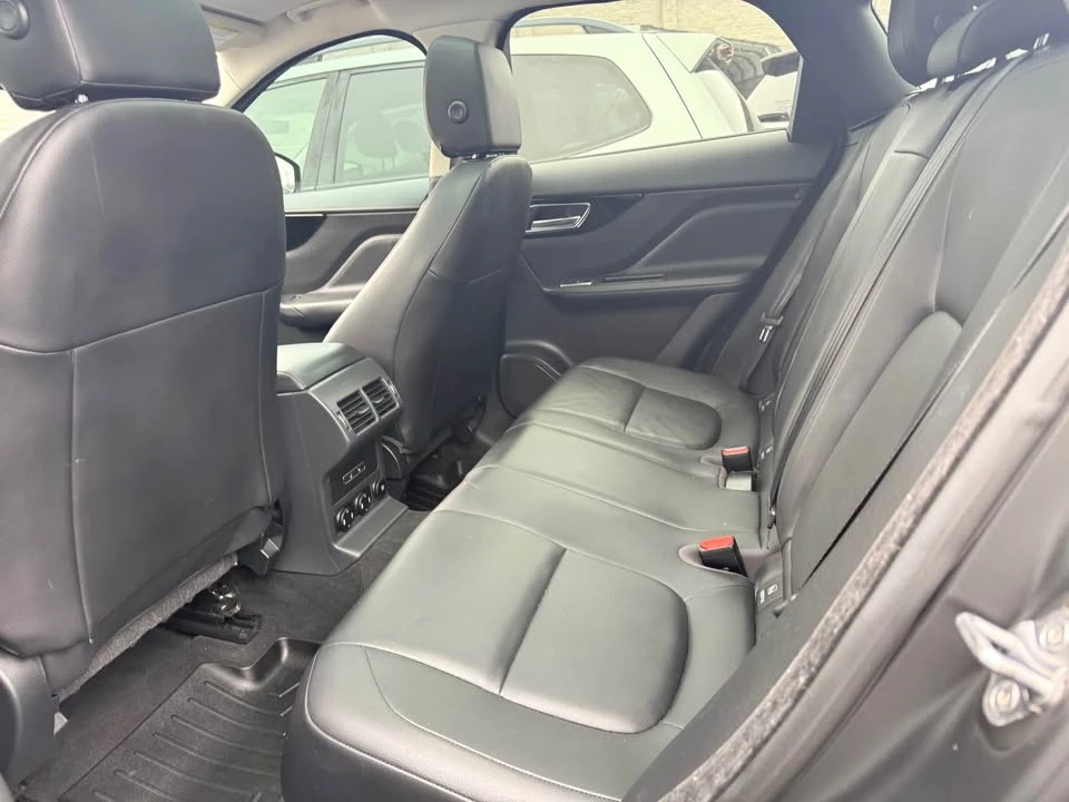 2018 Jaguar F-Pace - Image 7 of 12