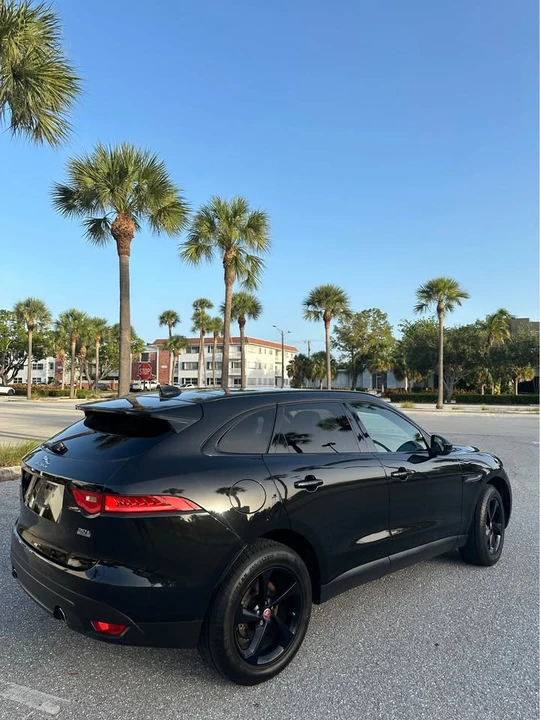 2018 Jaguar F-Pace - Image 2 of 20
