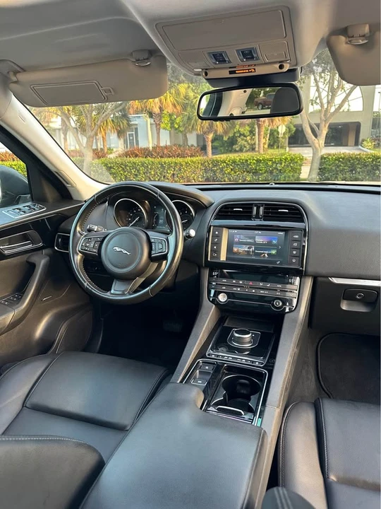 2018 Jaguar F-Pace - Image 19 of 19