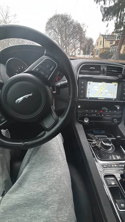 2018 Jaguar F-Pace - Image 2 of 2