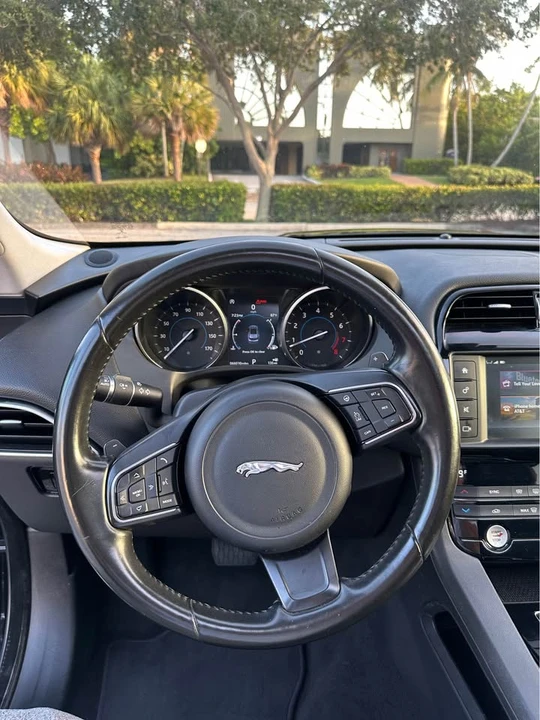 2018 Jaguar F-Pace - Image 12 of 19