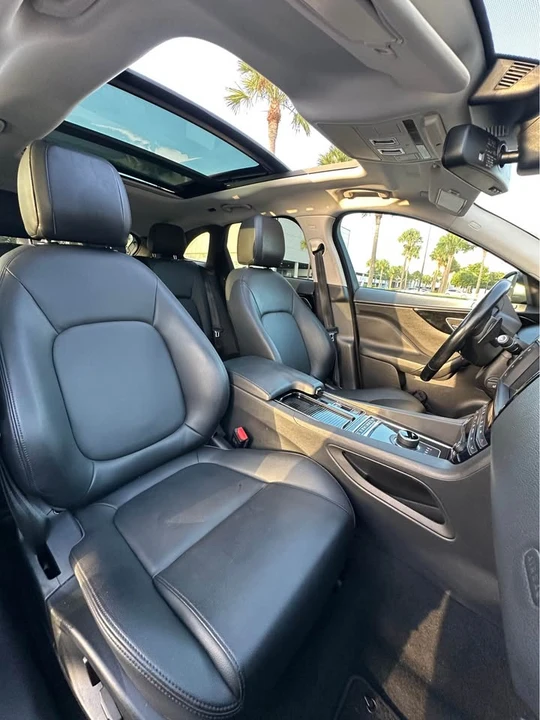 2018 Jaguar F-Pace - Image 16 of 19