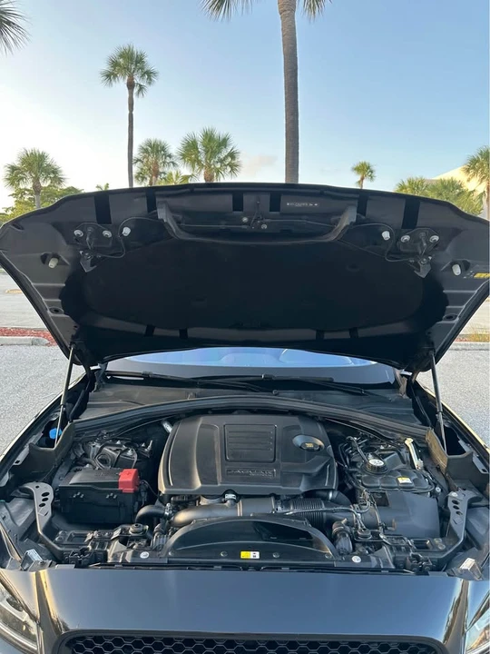 2018 Jaguar F-Pace - Image 10 of 20