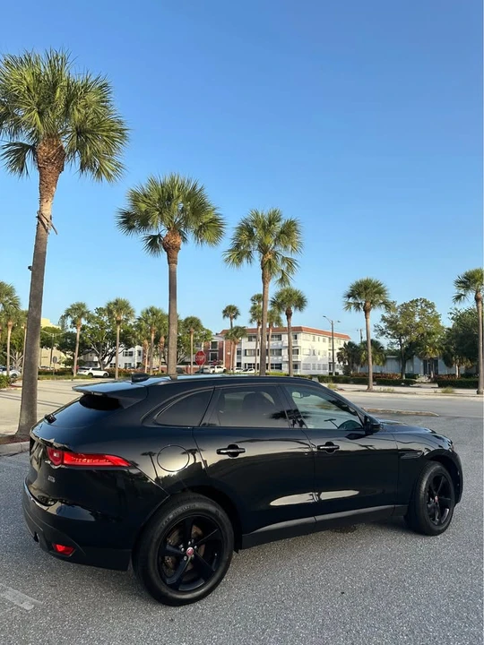 2018 Jaguar F-Pace - Image 2 of 19