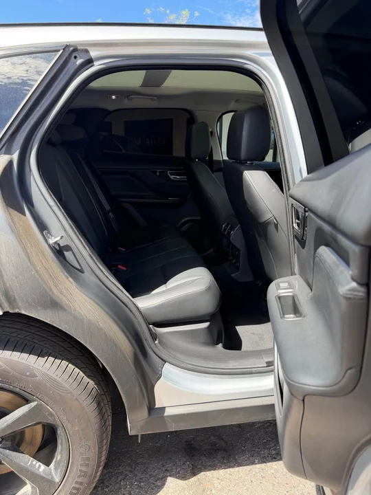 2018 Jaguar F-Pace - Image 8 of 12