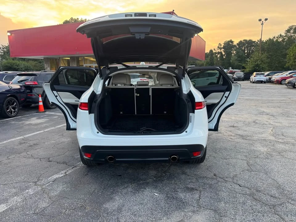 2018 Jaguar F-Pace - Image 14 of 15