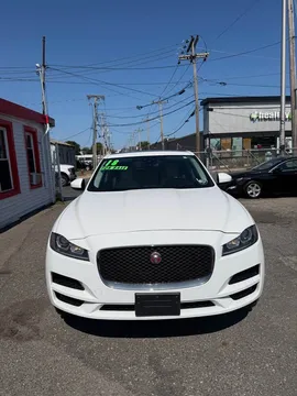 2018 Jaguar F-PACE 30t Premium Sport Utility 4D