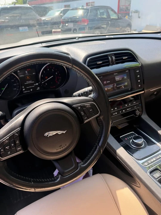 2018 Jaguar F-Pace - Image 7 of 8