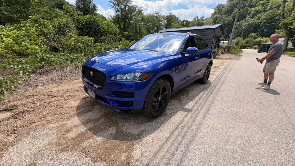 2018 Jaguar F-Pace - Image 2 of 9