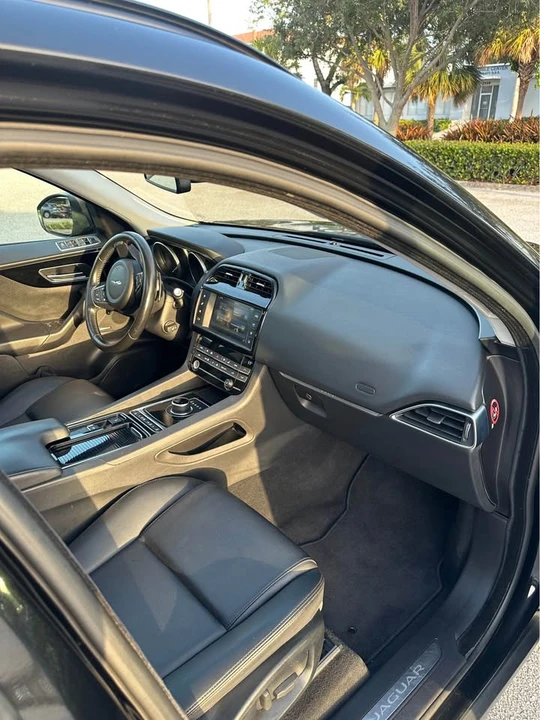 2018 Jaguar F-Pace - Image 13 of 20