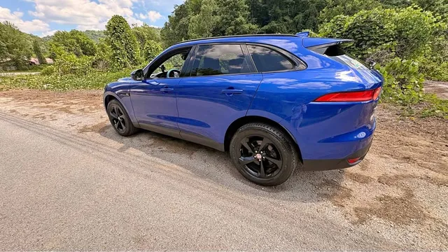 2018 Jaguar F-PACE 30t Premium Sport Utility 4D