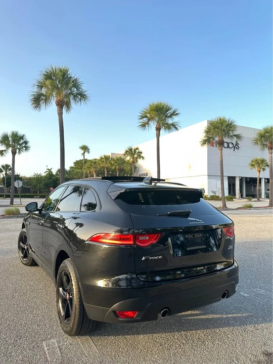 2018 Jaguar F-Pace - Image 9 of 20
