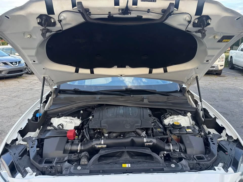 2018 Jaguar F-Pace - Image 15 of 15