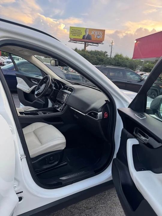 2018 Jaguar F-Pace - Image 12 of 15