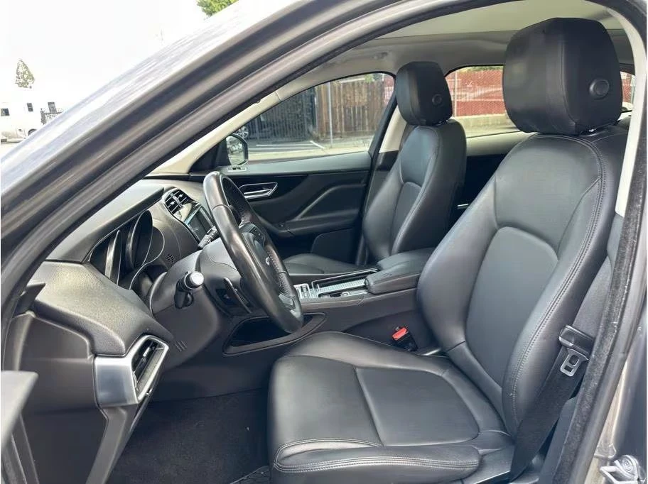 2018 Jaguar F-Pace - Image 10 of 12
