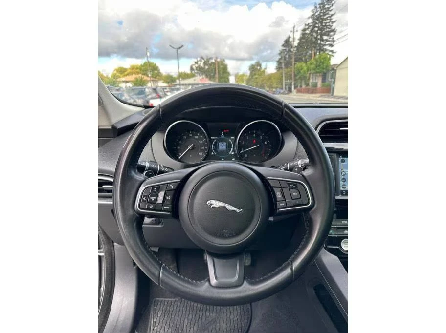 2018 Jaguar F-Pace - Image 7 of 12