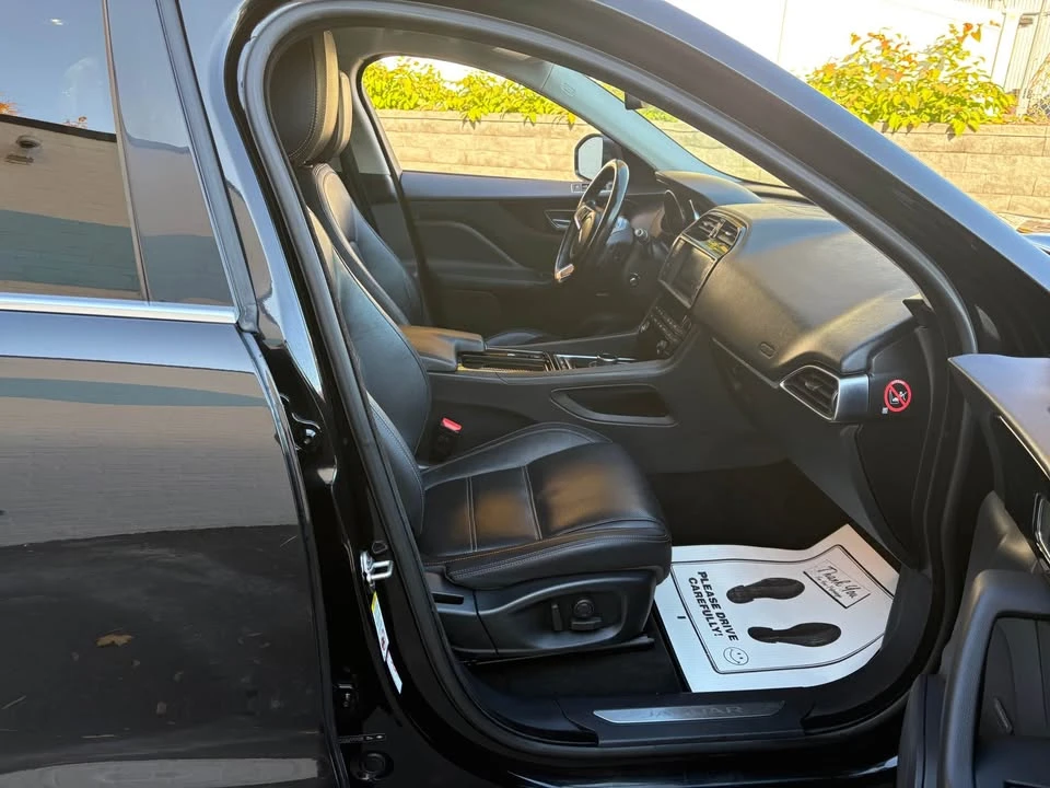 2018 Jaguar F-Pace - Image 9 of 20