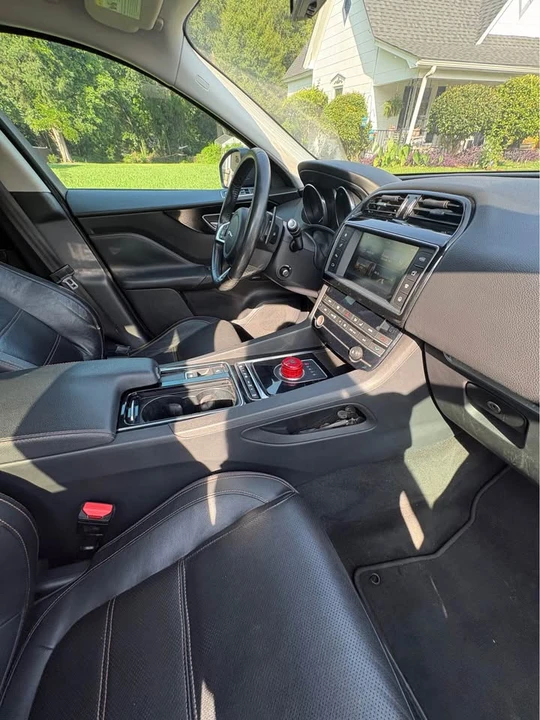 2018 Jaguar F-Pace - Image 2 of 12