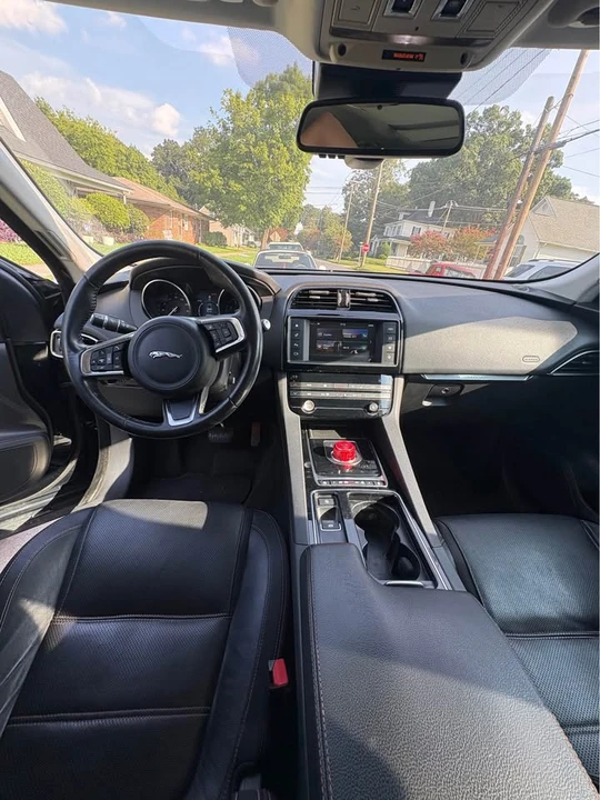 2018 Jaguar F-Pace - Image 6 of 12