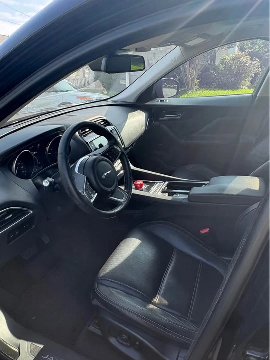 2018 Jaguar F-Pace - Image 7 of 12