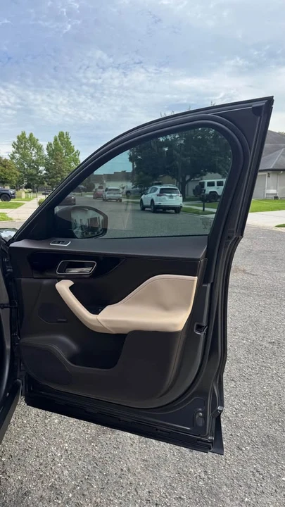 2018 Jaguar F-Pace - Image 11 of 19