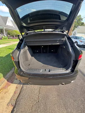 2018 Jaguar F-PACE 30t Prestige Sport Utility 4D
