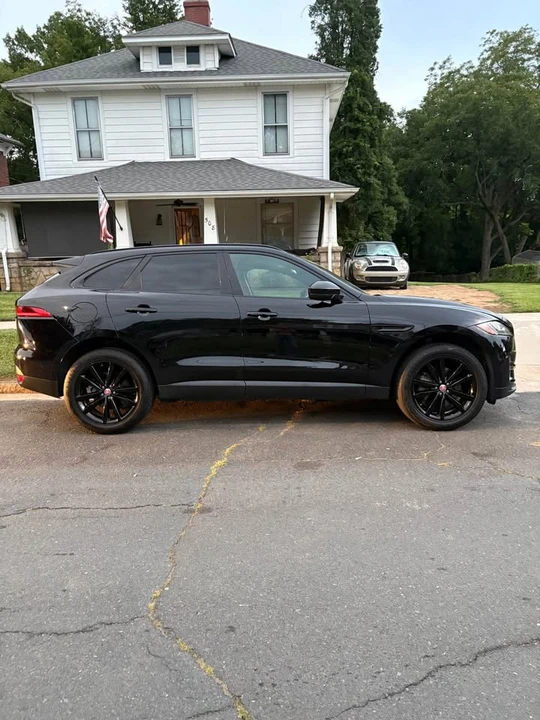 2018 Jaguar F-Pace - Image 11 of 12