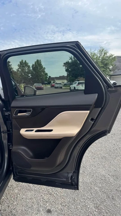 2018 Jaguar F-Pace - Image 14 of 19