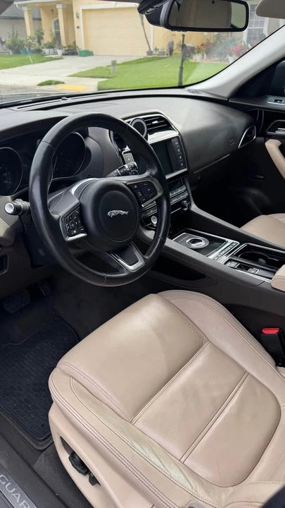 2018 Jaguar F-Pace - Image 9 of 19
