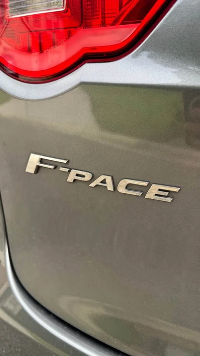 2018 Jaguar F-Pace - Image 6 of 19