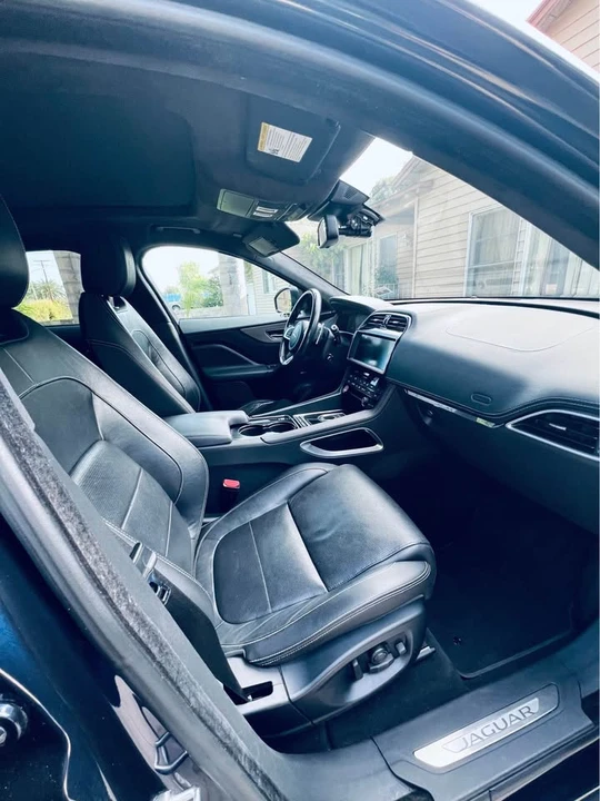 2018 Jaguar F-Pace - Image 9 of 14