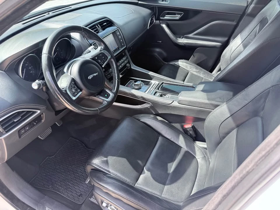 2018 Jaguar F-Pace - Image 5 of 9