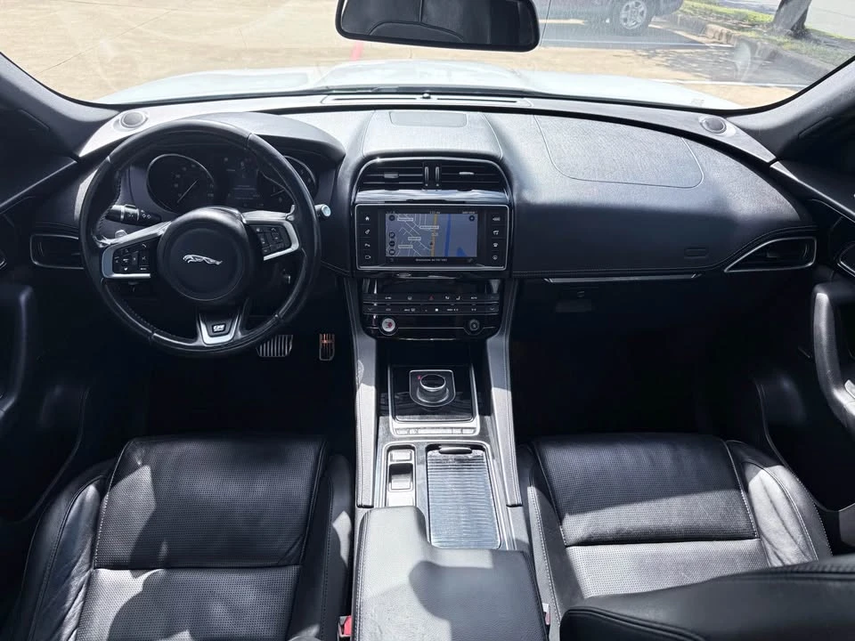2018 Jaguar F-Pace - Image 7 of 9