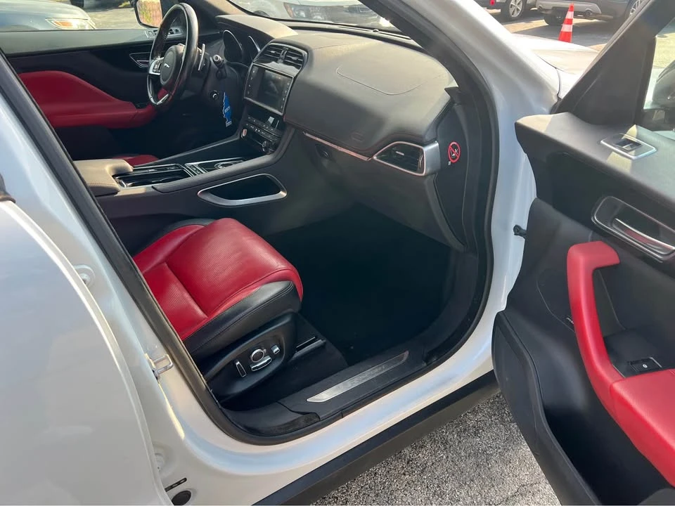 2018 Jaguar F-Pace - Image 11 of 13