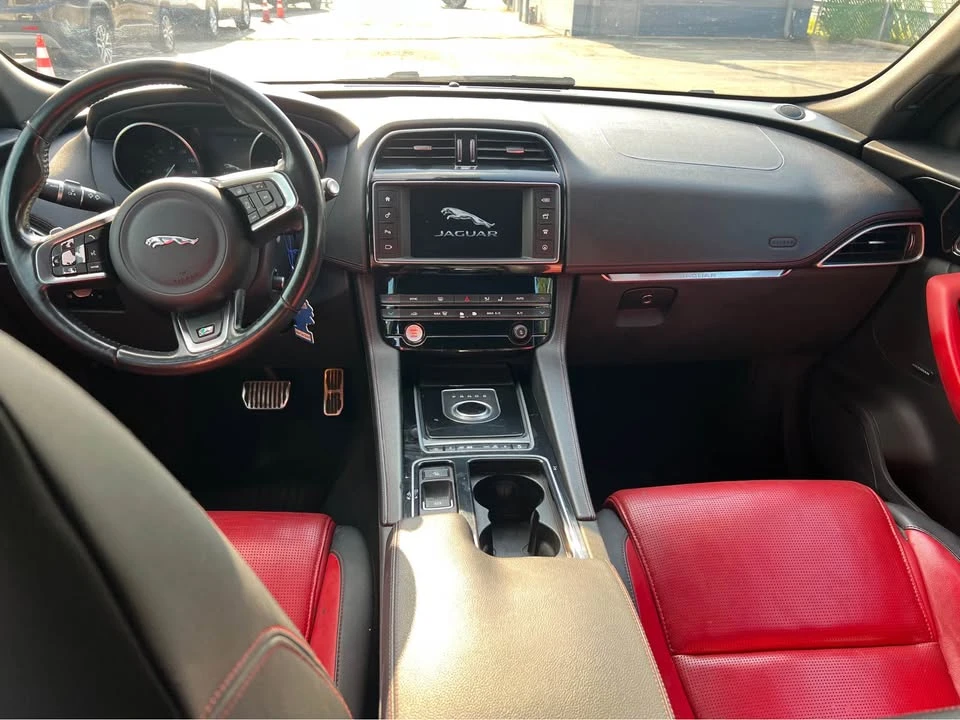 2018 Jaguar F-Pace - Image 6 of 13