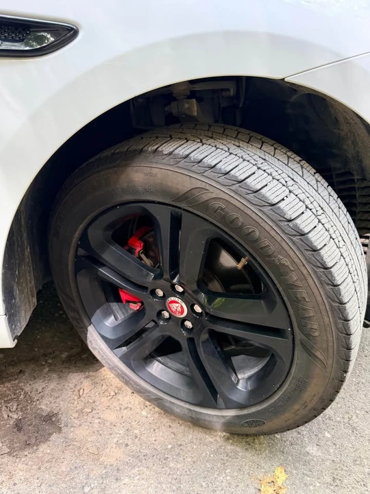 2018 Jaguar F-Pace - Image 13 of 17