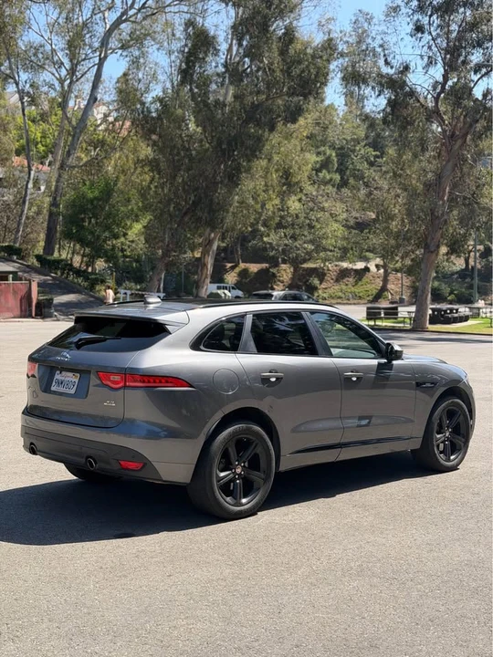 2018 Jaguar F-Pace - Image 5 of 18