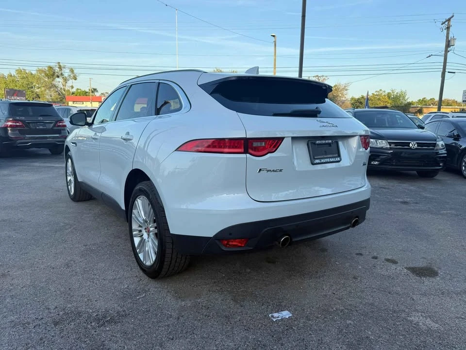2018 Jaguar F-Pace - Image 4 of 17