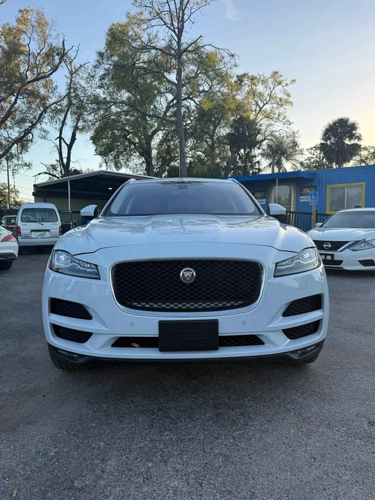 2018 Jaguar F-Pace - Image 3 of 17