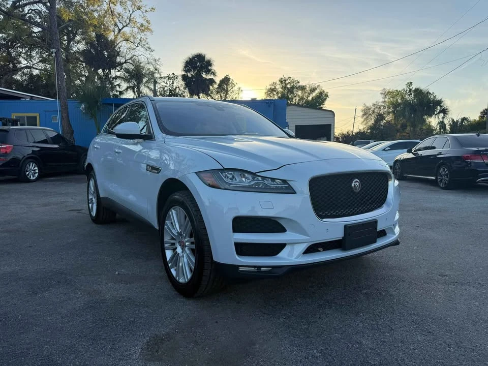 2018 Jaguar F-Pace - Image 10 of 17