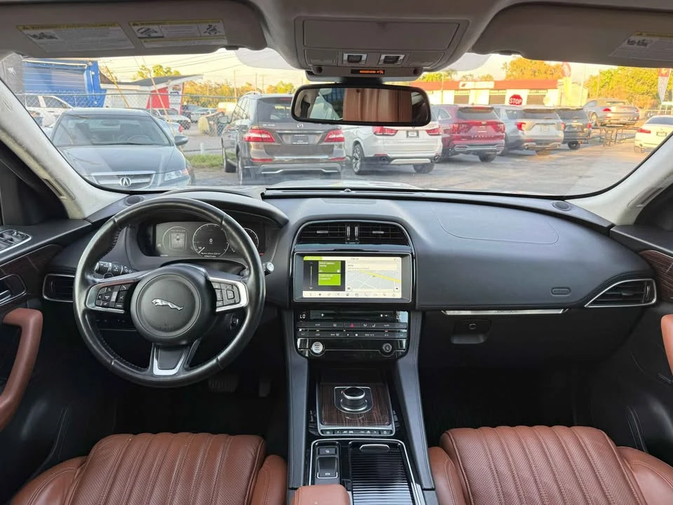 2018 Jaguar F-Pace - Image 11 of 17
