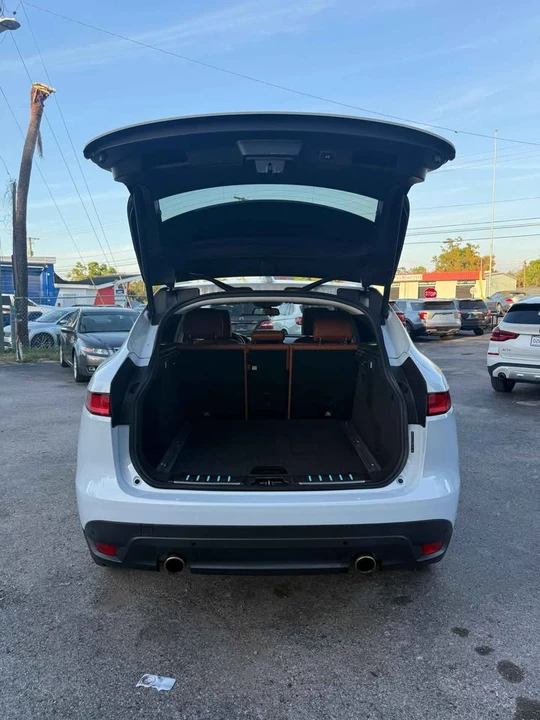 2018 Jaguar F-Pace - Image 6 of 17